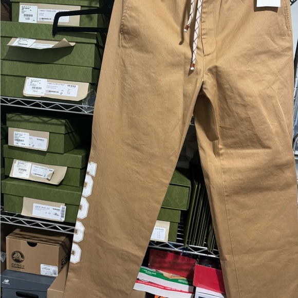 Gucci Tan Joggers with White Logo - Picture 4 of 9